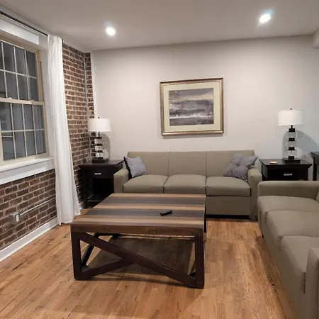 New Modern 2 Bedroom In Excellent Location